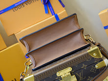 Premium Leather Crossbody Bag - Elegant Women's Designer Handbag - NM4707