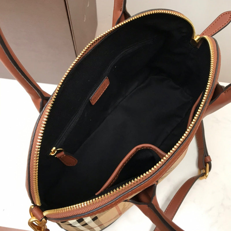 Ziva's Charm handbag – product shot (one versatile size)