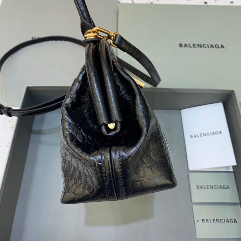 Effortless Vegan Leather Handbag - Everyday Elegance | Women's Fashion Handbag #529 - back view (image 4) of designer-inspired handbag