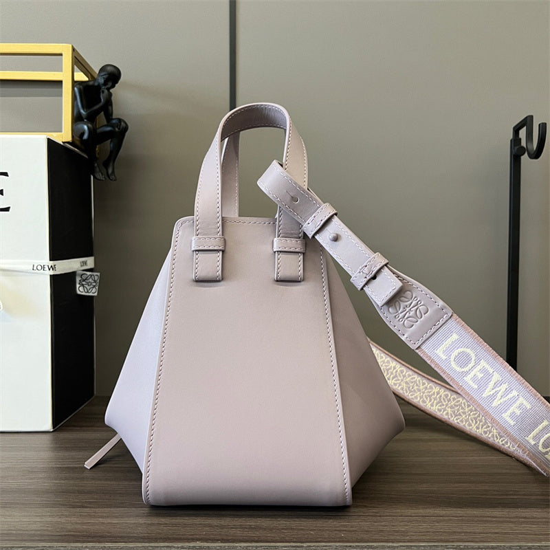 Ziva's Charm handbag – product shot (19.5cm*14.4cm*20.8cm)