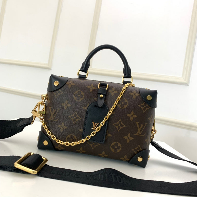 Side profile of signature everyday-luxe women's handbag – women's luxury accessory