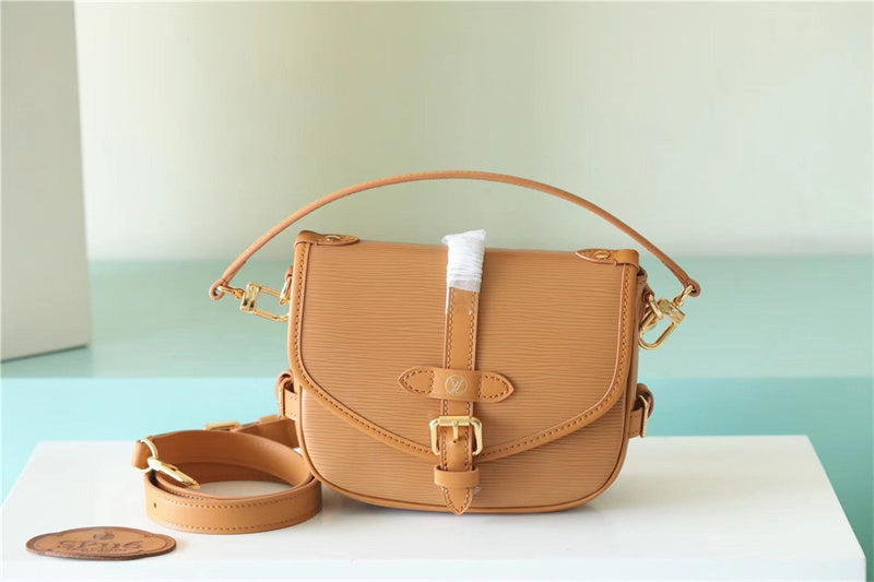  crossbody bag interior and compartment view