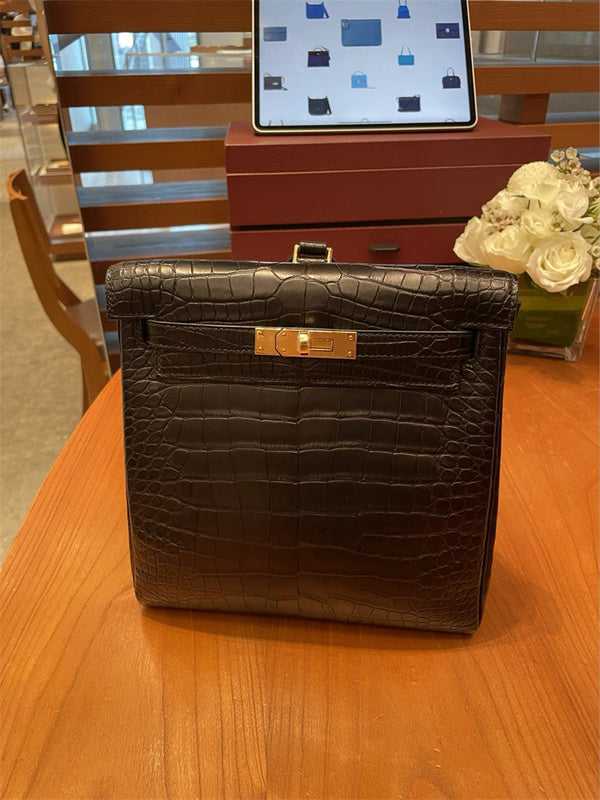Interior view of effortless premium bag