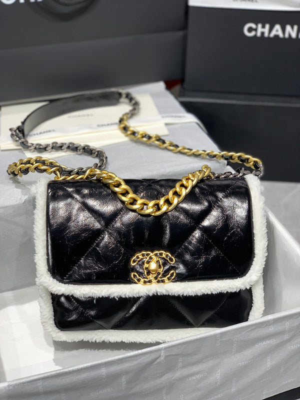  mid purse view 9