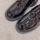 Side profile view of Roger Vivier luxury piece style No.090