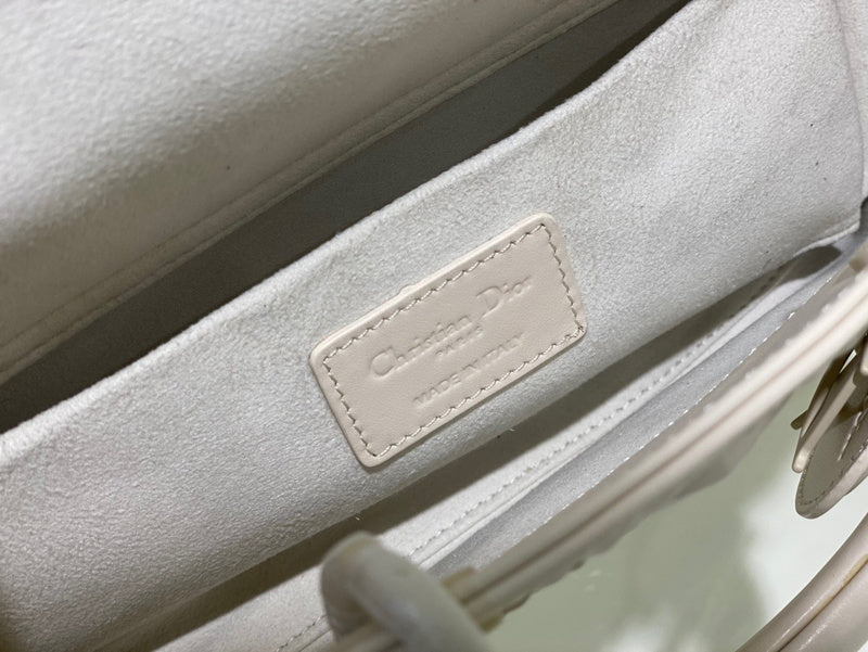 Styled lifestyle shot of polished modern women's handbag – women's premium purse