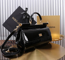 Luxury Monogram Shoulder Bag - Women's Elegant Designer Fashion - NM6957