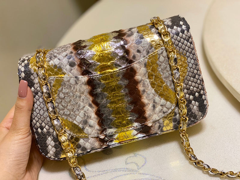  women's handbag, versatile design, view 3