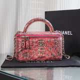 Ziva's Charm handbag – interior view (one versatile size)