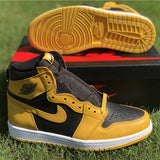 Nike Men's & Women's Designer Low-Top Shoes — Style 161 back view