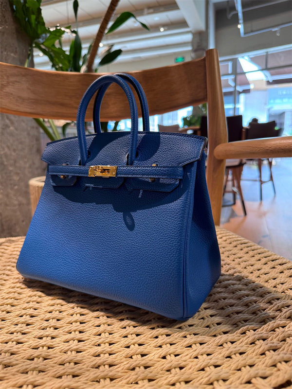 Smart bag shown from front angle