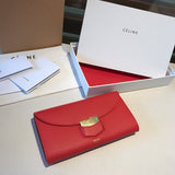 Handle and strap detail of premium polished women's handbag – women's designer-style accessory