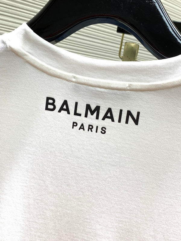 Styling view of Balmain luxury piece style No.076