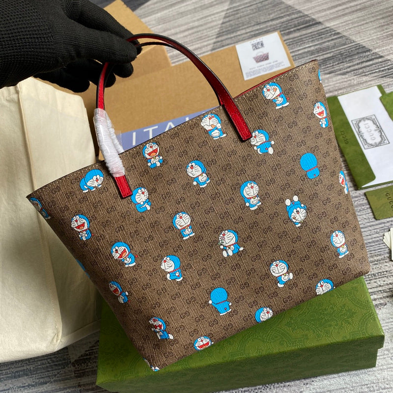 Styled lifestyle shot of everyday-luxe refined women's handbag – women's everyday handbag