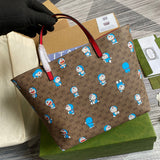 Styled lifestyle shot of everyday-luxe refined women's handbag – women's everyday handbag
