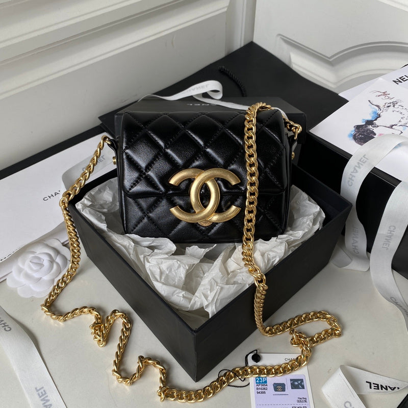  handbag, compact everyday style, image 4