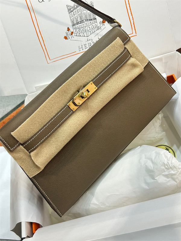  Effortless everyday bag carried on shoulder