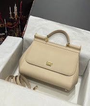 Chic Women's Designer Tote - Luxury Premium Handbag Style - NM7184