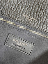 Luxury Iconic Crossbody Bag - Women's Elegant Designer Fashion - NM3421
