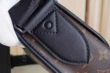 Luxury Signature Top Handle Bag - Elegant Women's Designer Handbag - NM4670