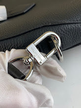 Luxury Iconic Crossbody Bag - Women's Elegant Designer Fashion - NM4411