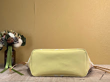 Luxury Signature Top Handle Bag - Elegant Women's Designer Handbag - NM4936