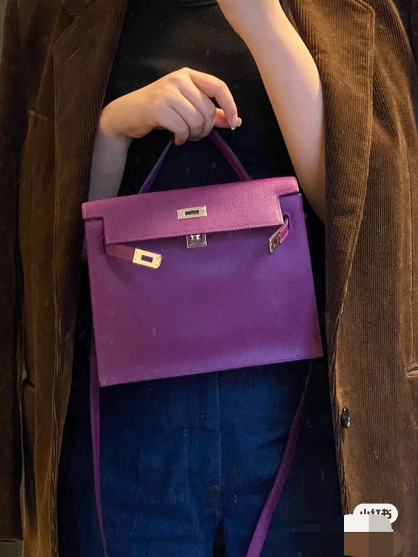 Sleek handbag styled for everyday wear