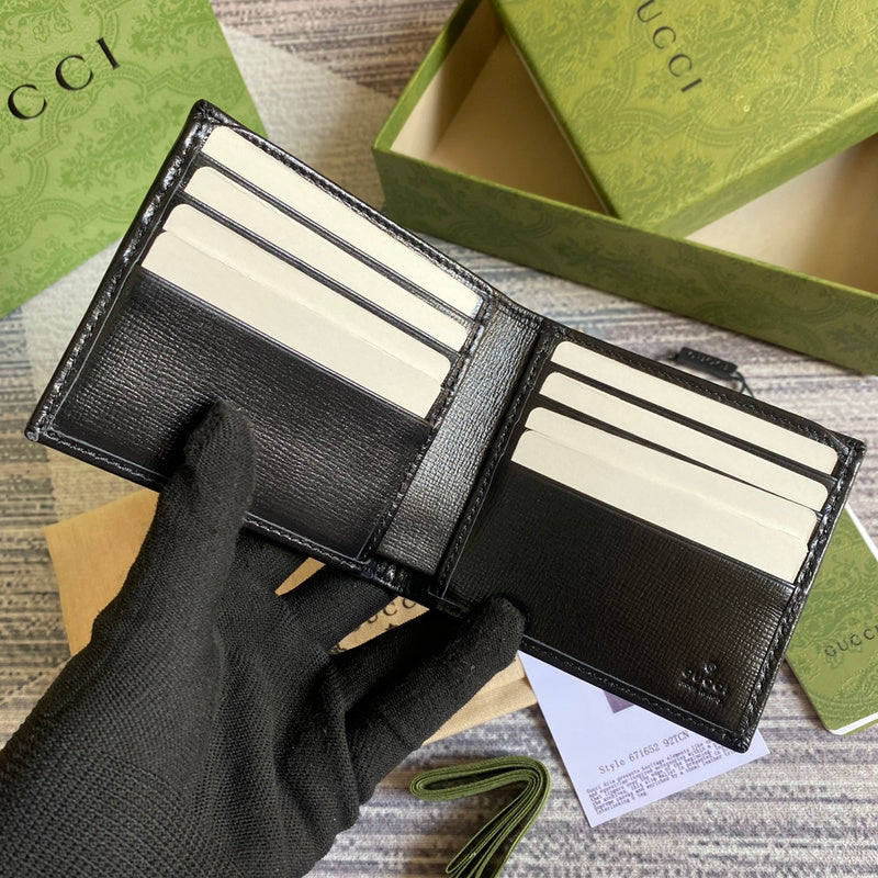 Interior view of everyday-luxe chic women's handbag – women's luxury accessory