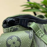  Essential everyday bag front view 7