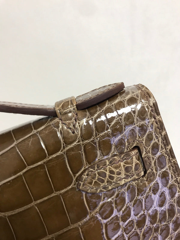 Clean-Lined bag shown from front angle