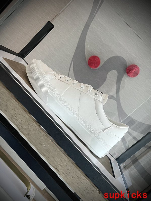 Givenchy shoes Style 019 - top view showing design