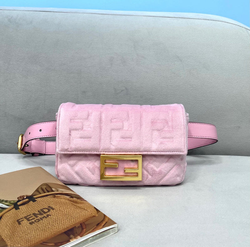 Ziva's Charm handbag – front view (19cm*5cm*10cm)