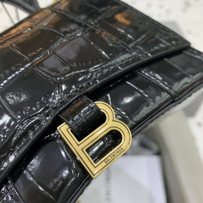 Zivas Charm Chic Craftsmanship Statement Handbag (Considered Detail & Form) – Interior View