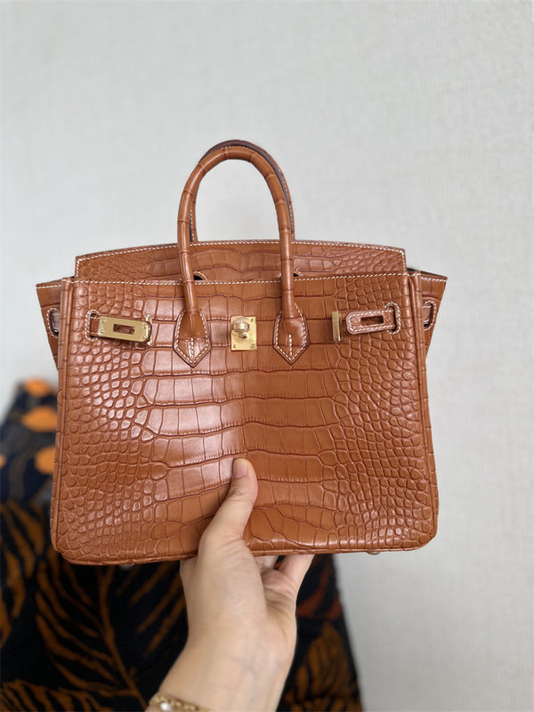  effortless tote bag styled with outfit 12