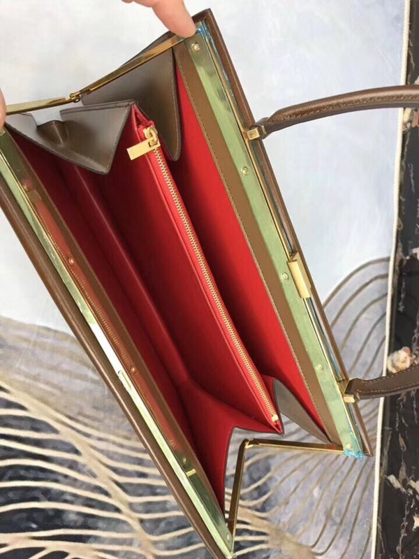 Side profile of everyday-luxe statement women's handbag – women's luxury handbag