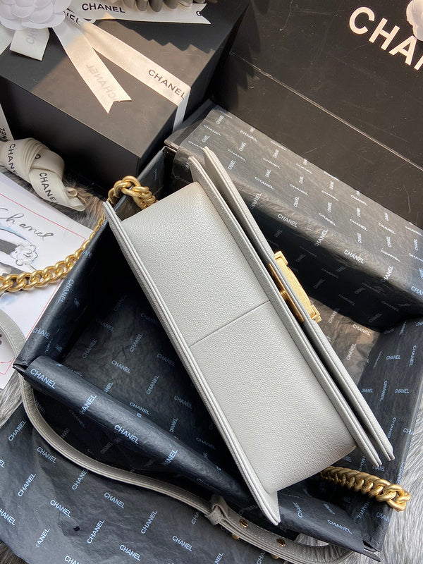  women's handbag, mid design, view 3