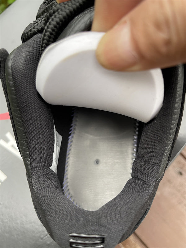 Nike Men's & Women's Luxury Low-Top Trainers — Style 225 back view