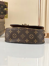 Luxury Structured Top Handle Bag - Premium Women's Designer Fashion - NM4302