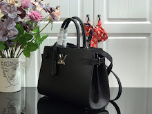 Premium Signature Shoulder Bag - Chic Women's Luxury Designer - NM4240