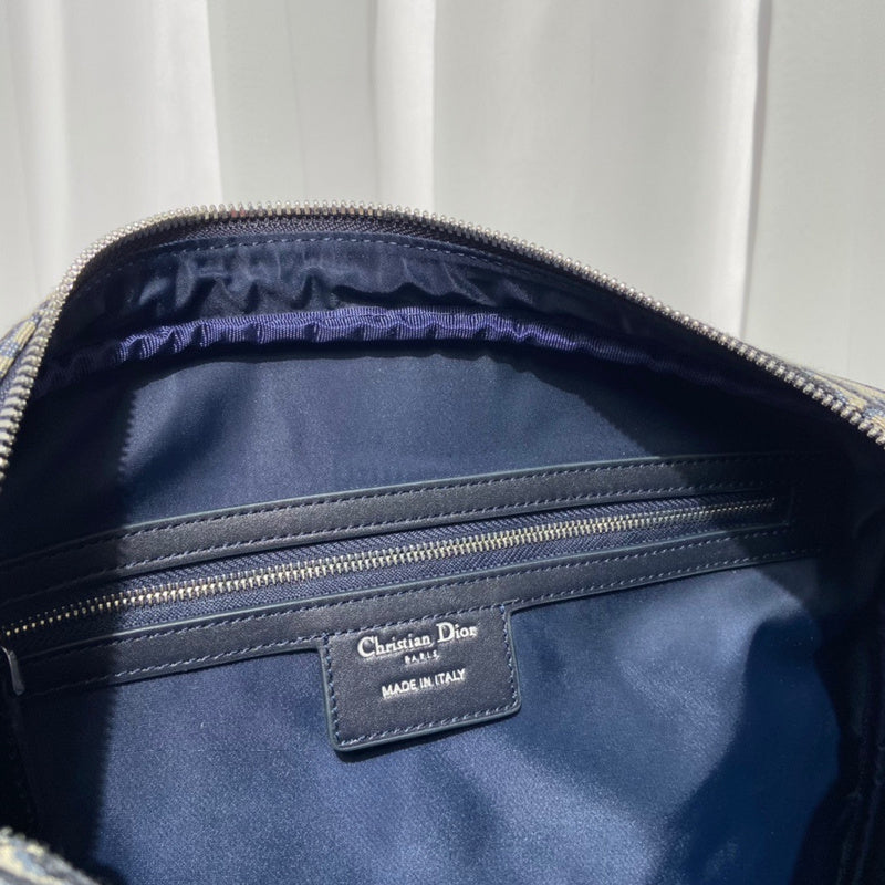 Styled lifestyle shot of premium elevated women's handbag – women's premium purse