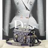 Close-up detail of sleek structured women's handbag – women's everyday handbag