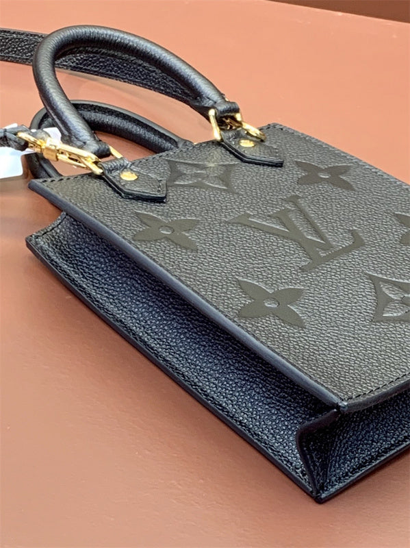  satchel close-up of hardware and finish