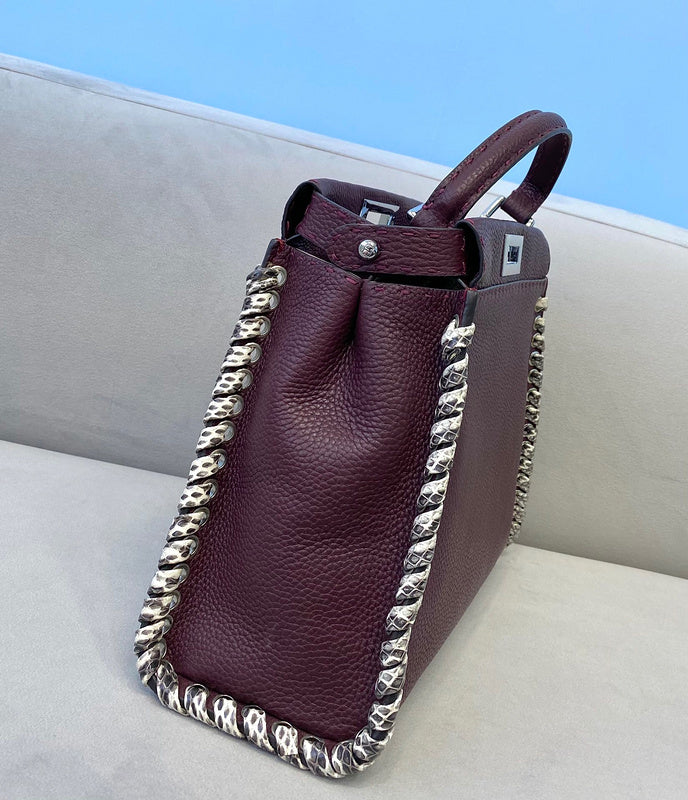 Ziva's Charm handbag – detail view (Standard Size)