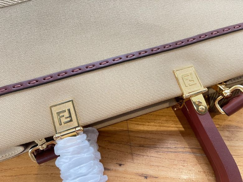 Ziva's Charm handbag – detail view (35cm*31cm*17cm)