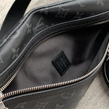  Everyday handbag front view 25