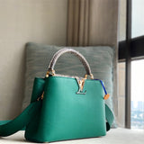  shoulder bag interior and compartment view 15