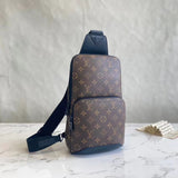 Side profile of premium everyday-luxe women's handbag – women's luxury handbag
