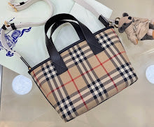 Premium Heritage Tote Bag - Elegant Women's Luxury Designer Style - NM5588