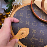  satchel interior and compartment view 9