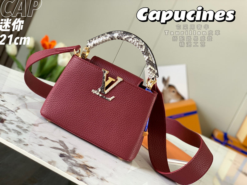 Side profile of premium modern women's handbag – women's designer-style accessory